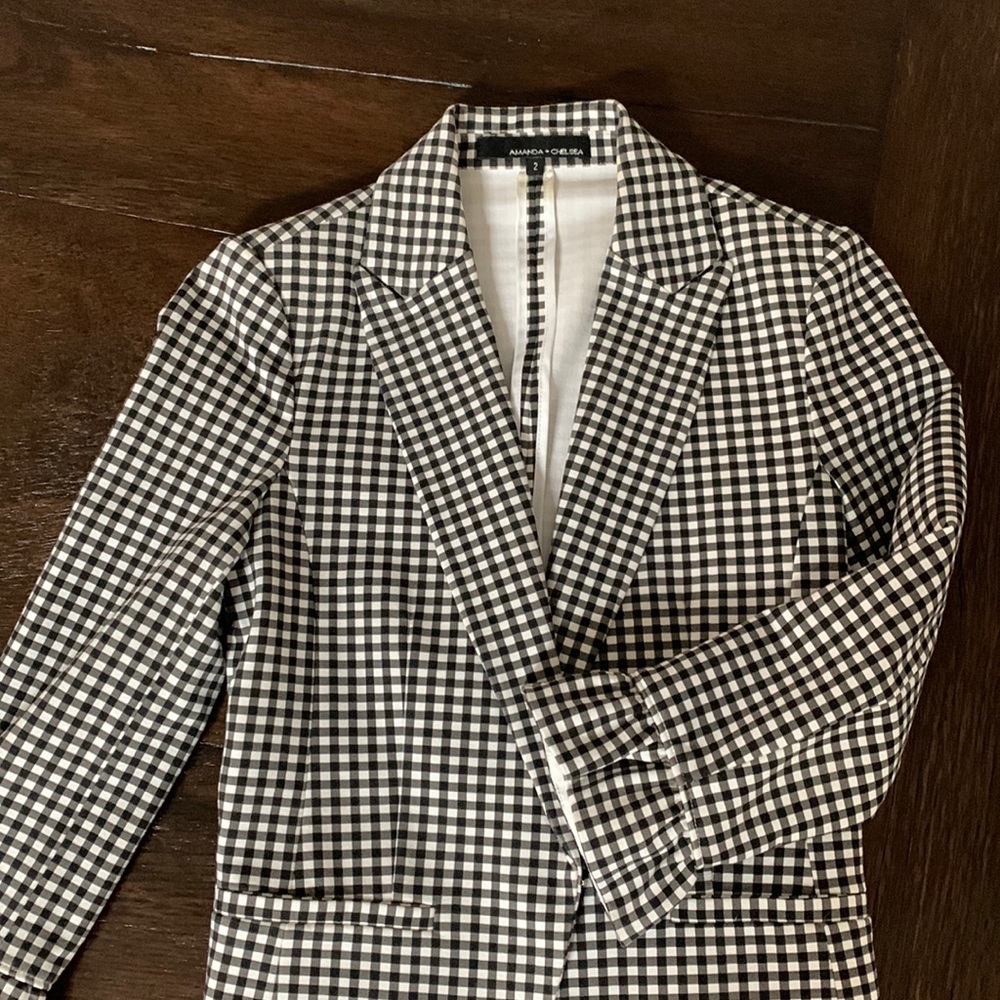 Amanda and Chelsea checkered print blazer